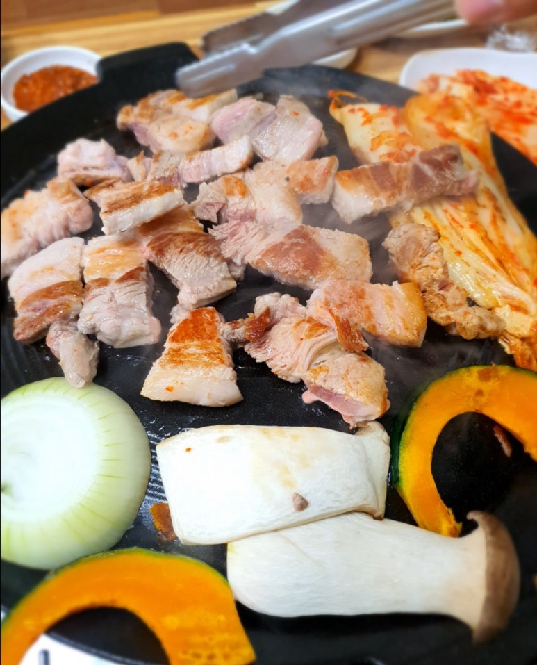 희야네솥뚜껑삼겹살 이미지