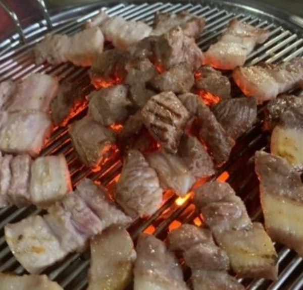 대윤흑돼지 이미지