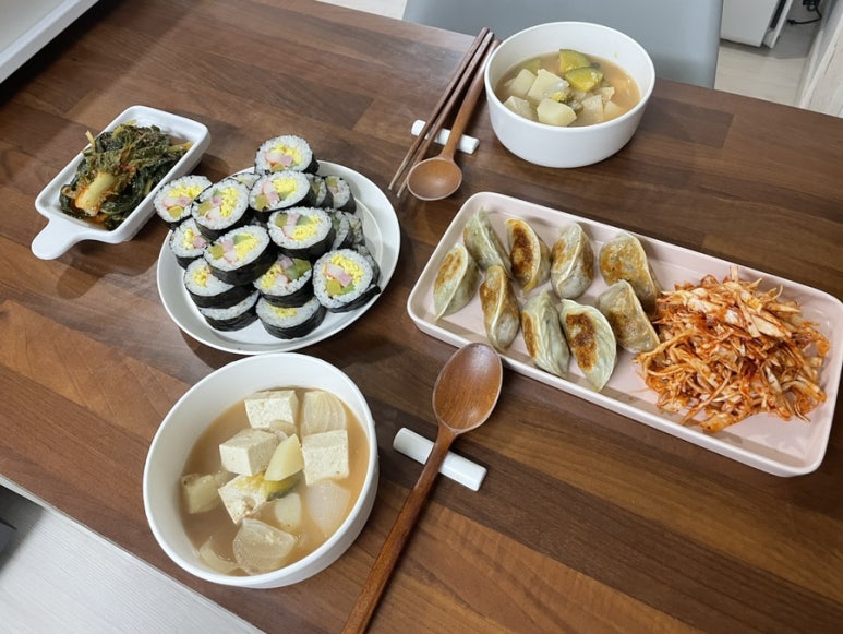 김밥이랑만두국이랑국수랑 이미지
