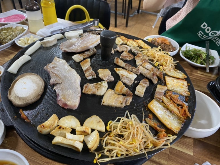 병영솥뚜껑삼겹살 이미지