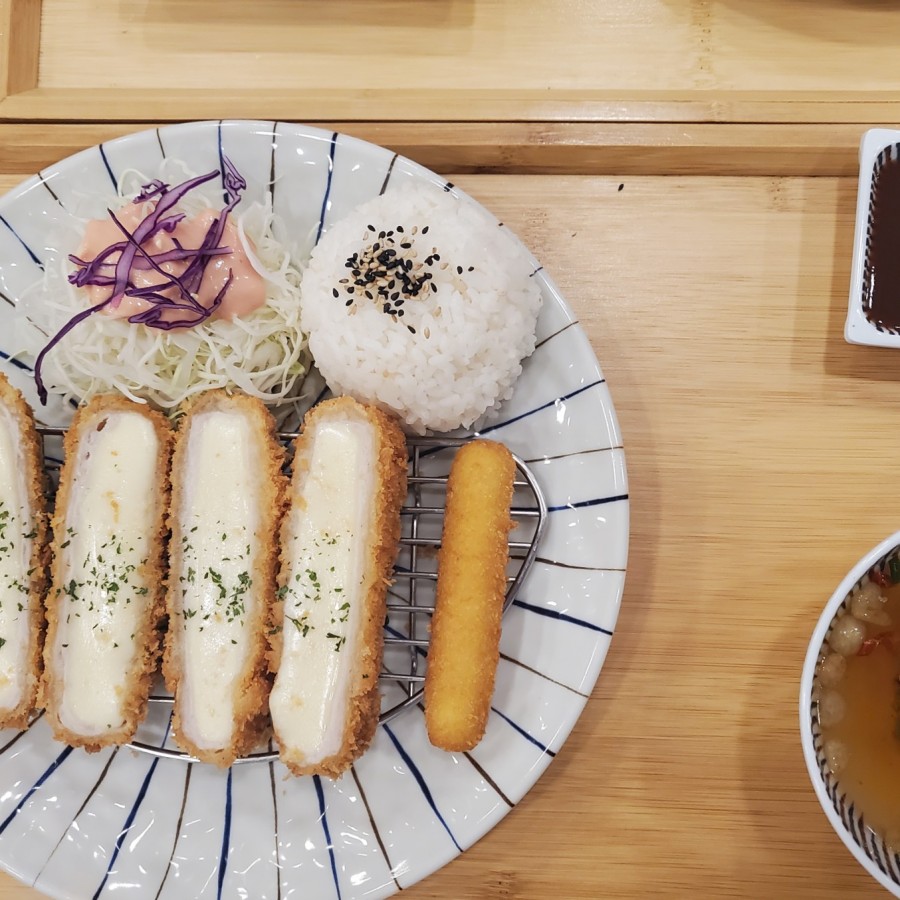 우아한돈가츠 이미지