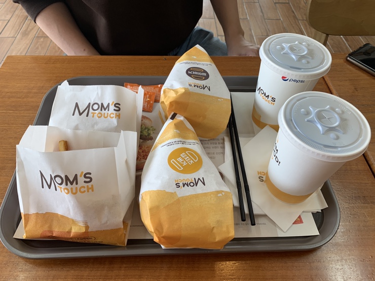 맘스 터치 완도점 이미지