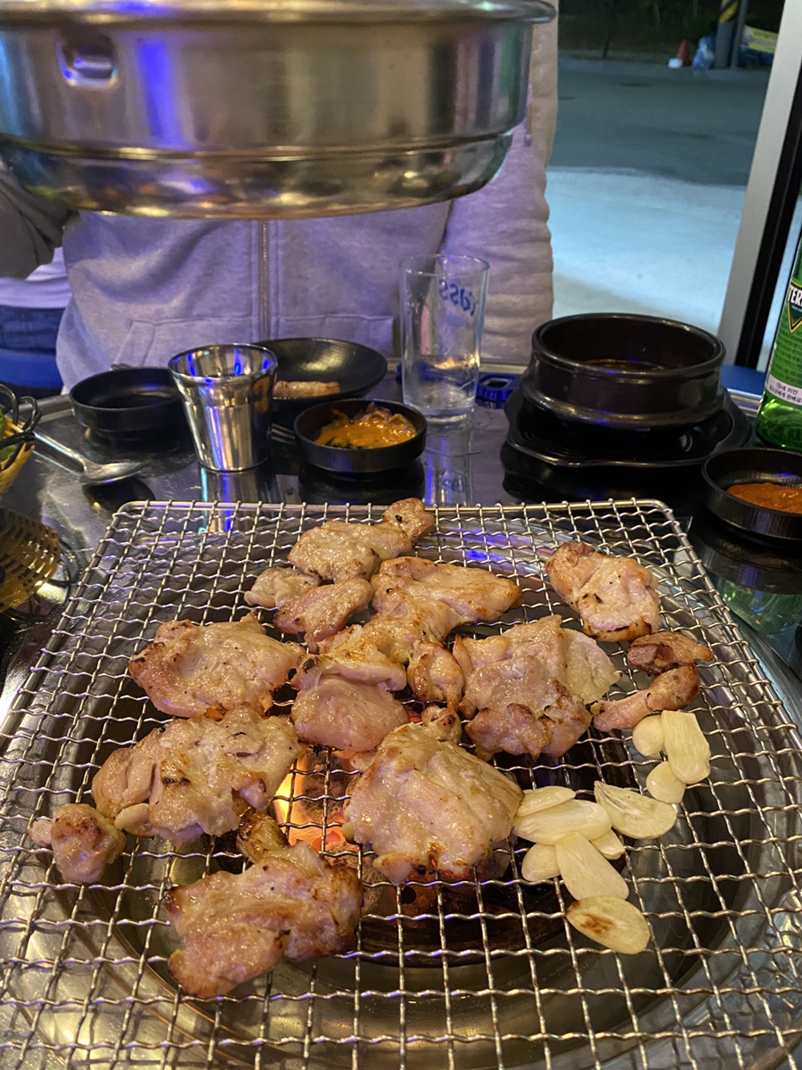 꽃돼지숯가마 이미지