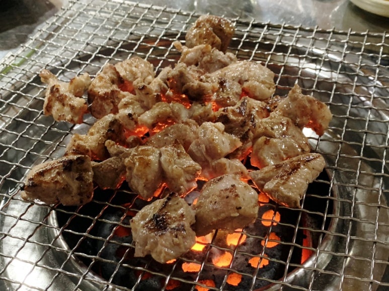 상무꽃돼지 이미지