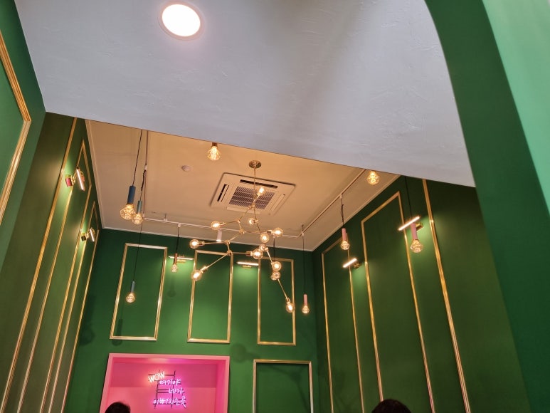 와우꽈배기&도넛 이미지