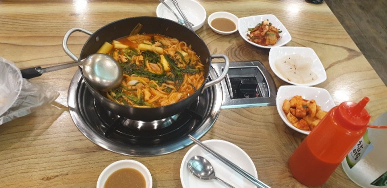 최고닭칼국수 이미지