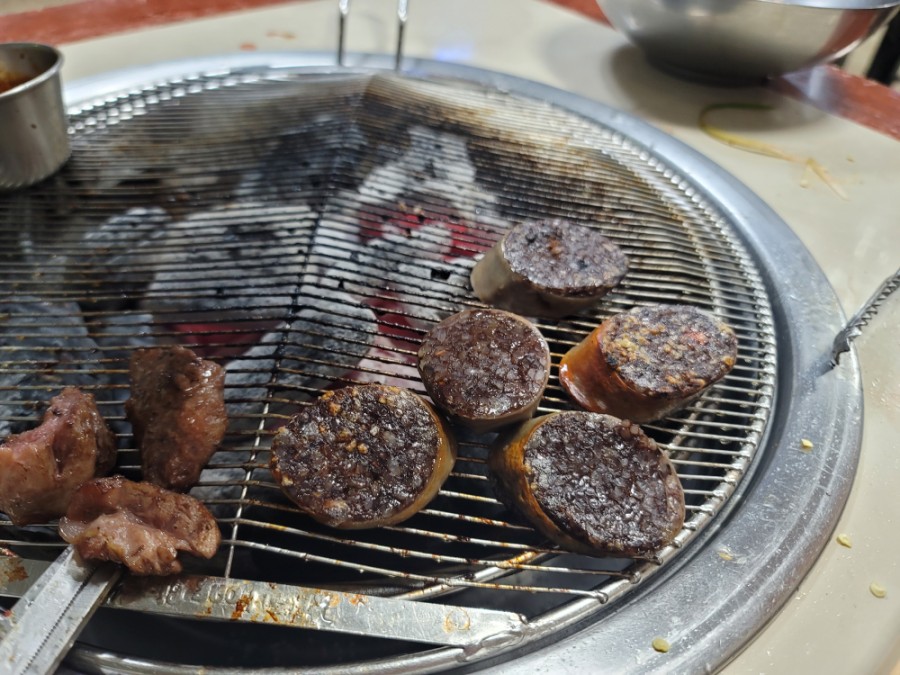 숯불흑돼지 이미지