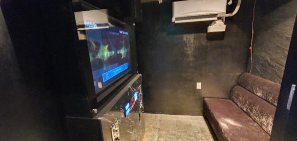 블랙홀노래방 이미지