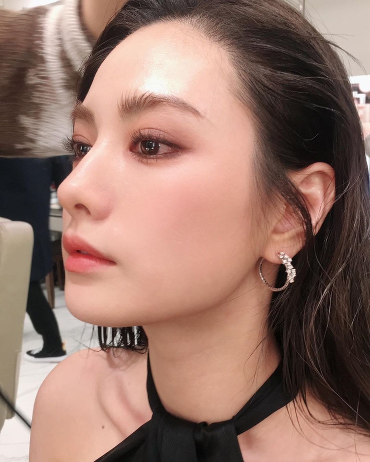 나나브로우 이미지