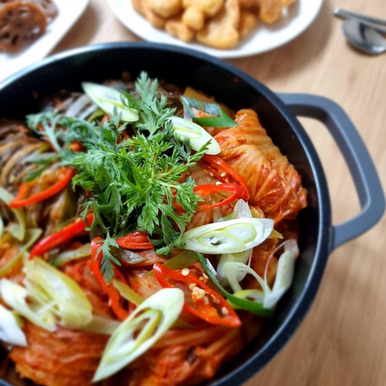 고기 품은 김치찜 이미지