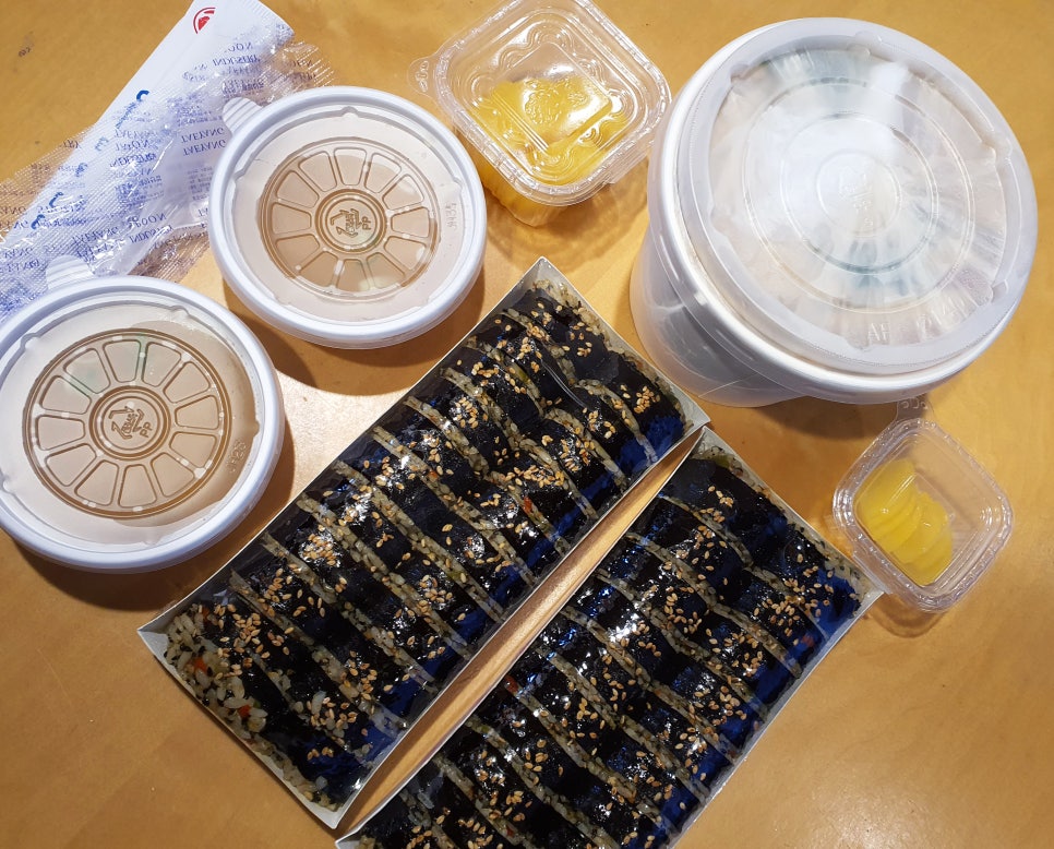 곰김밥 이미지