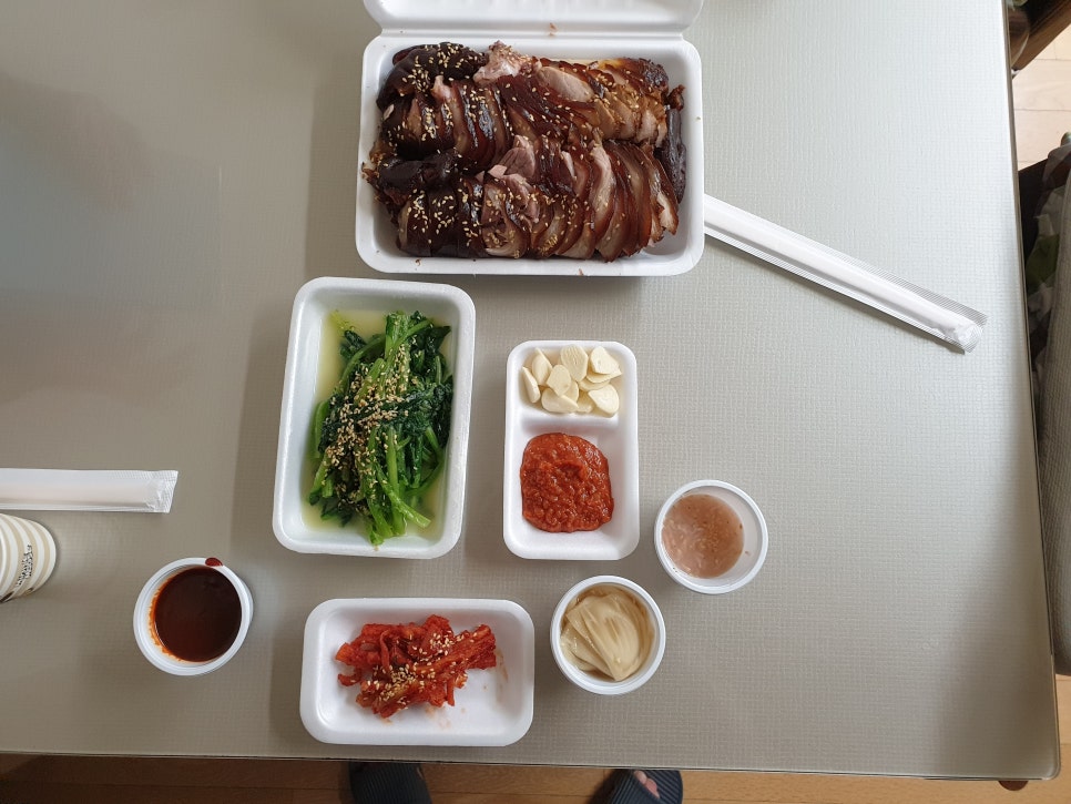상무한방왕족발 이미지