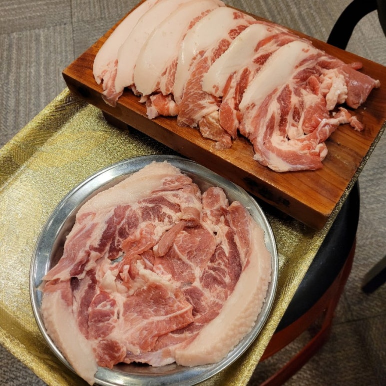 백탄참숯뒷고기 이미지