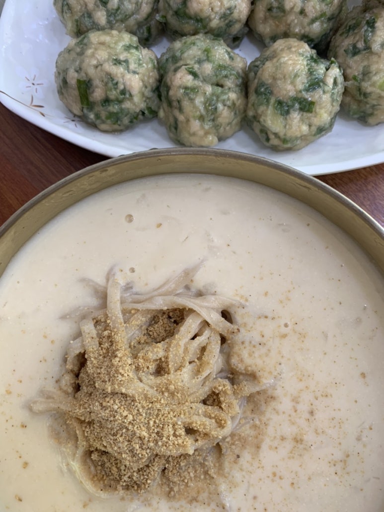 옛날밀국수 이미지