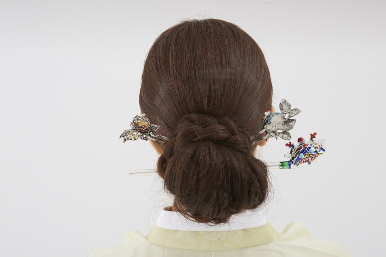 주홍한복 이미지