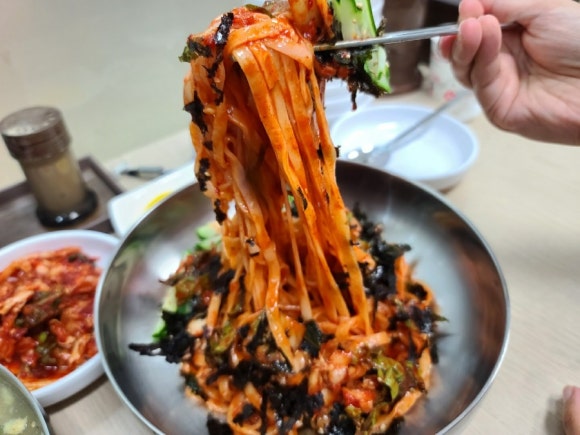 칼국수에 끌림 이미지
