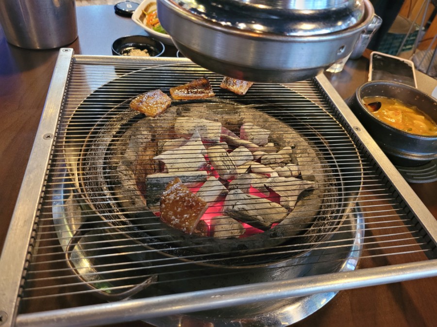 홍가숯불신꼼장어 이미지