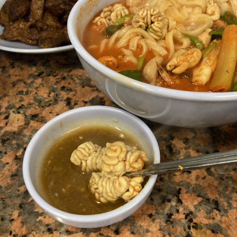 하니칼국수 이미지