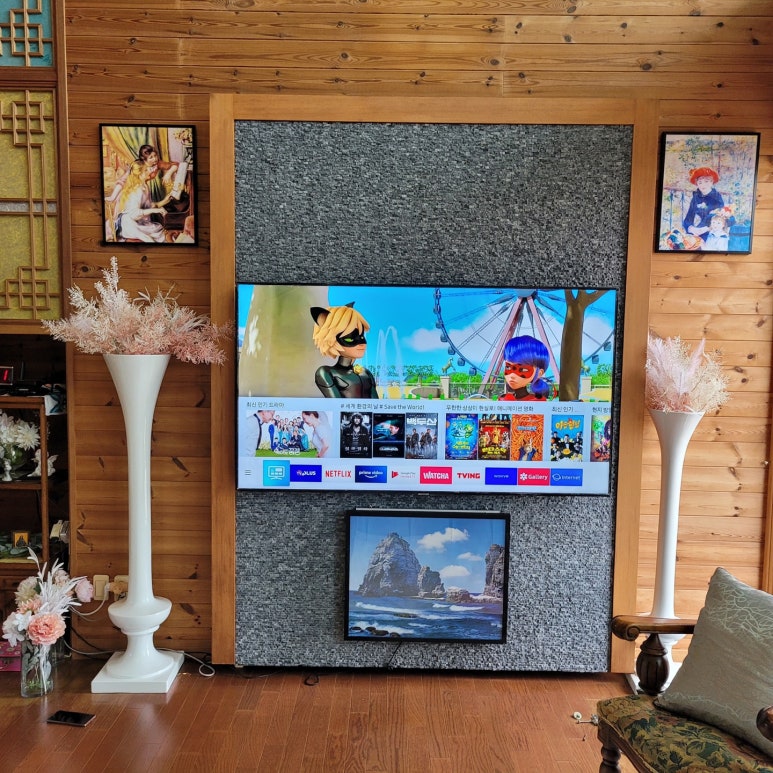 스마트벽걸이TV 이미지