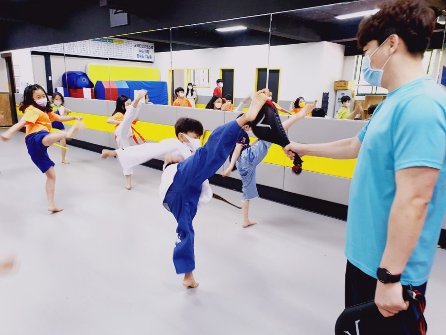 아크로바틱교실 이미지