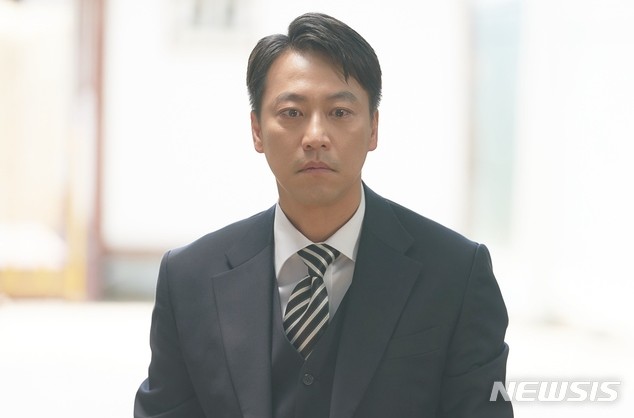 오월의선택 이미지