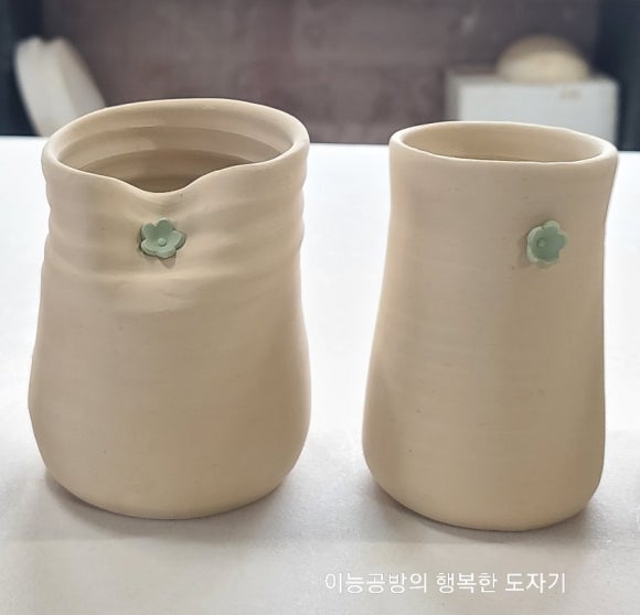 꽃담은그릇 이미지