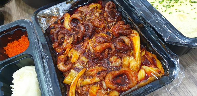 쭈블링불맛직화쭈꾸미&고기왕창비빔밥 이미지