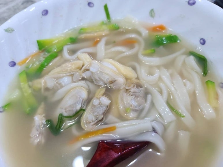 바지락칼국수 이미지