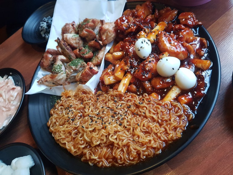 꼬꼬아찌 이미지