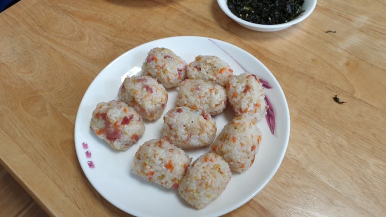 이모네주먹밥 이미지