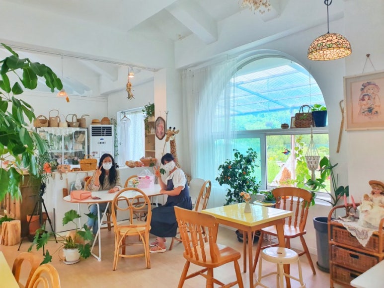 플라워카페나무기린 이미지