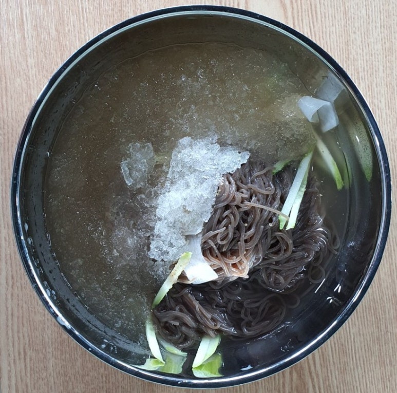 이월냉면 이미지