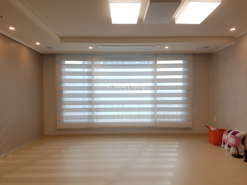 꾸밈커튼블라인드 이미지