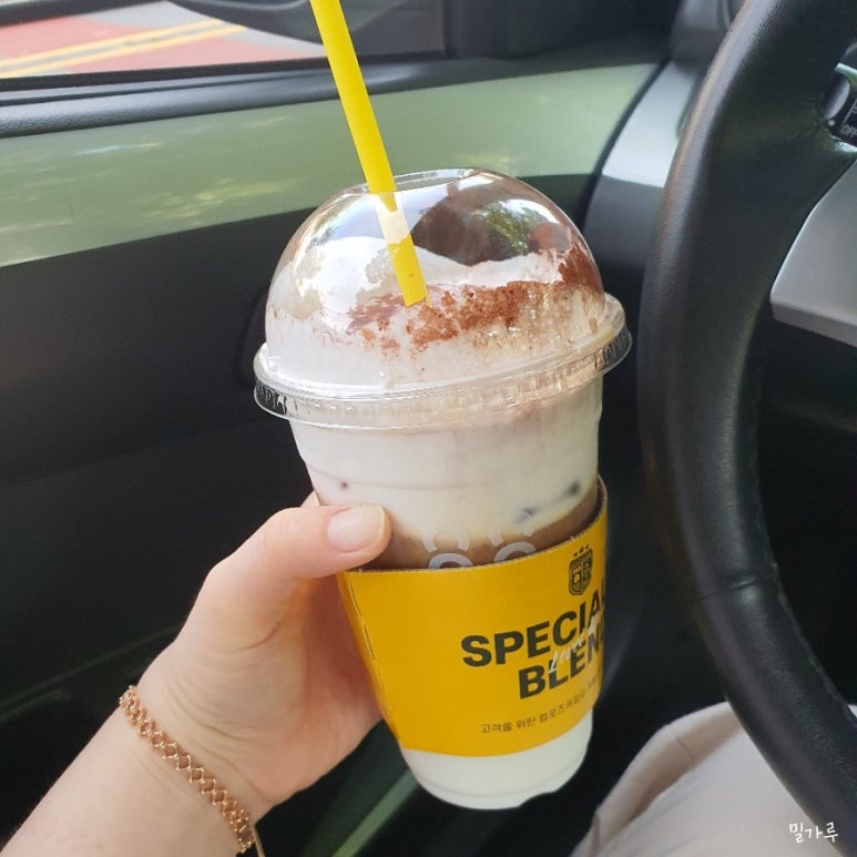 컴포즈커피옥암점 이미지