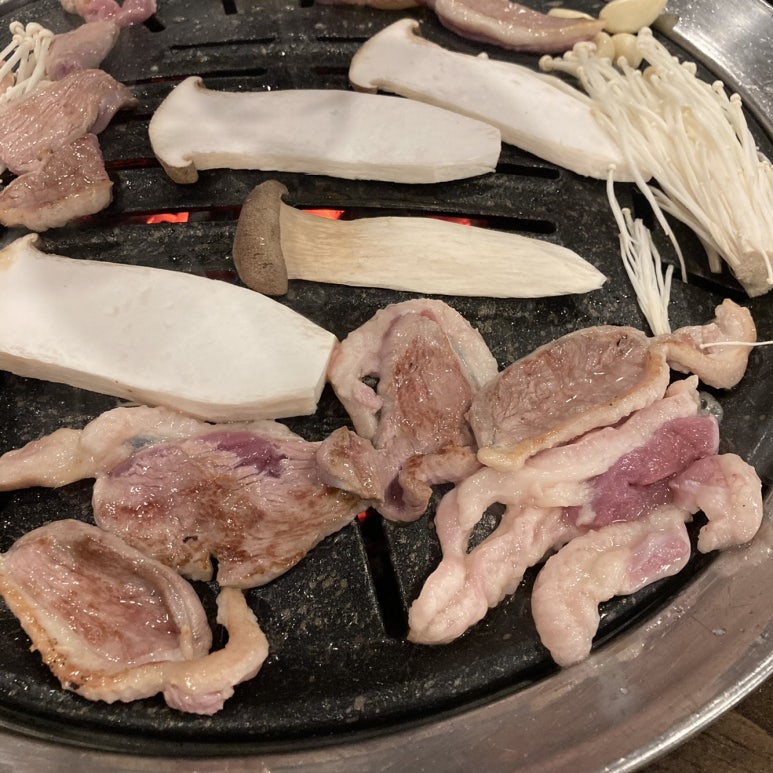 황토 참숯불 생오리 이미지