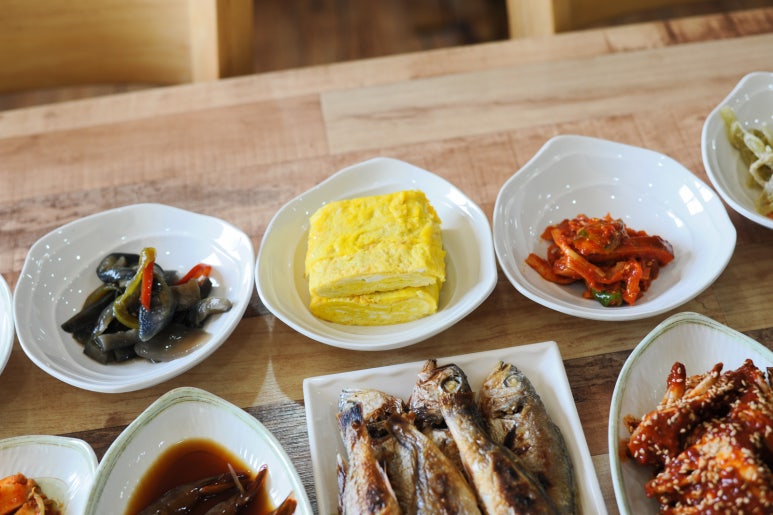 토우영양돌솥밥 이미지