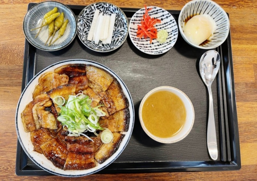 숯불덮밥화리 이미지