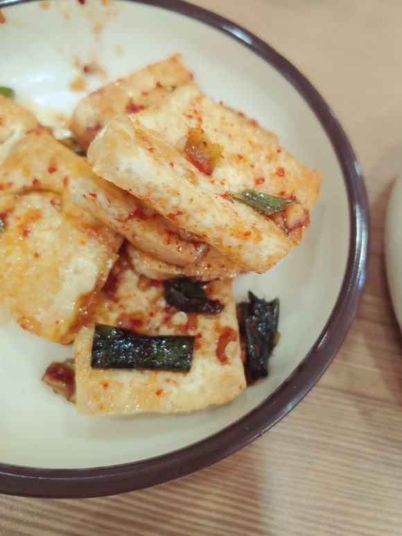 항아리짜글이송어비빔회 이미지
