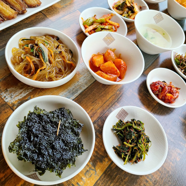 둥근상시골집 이미지