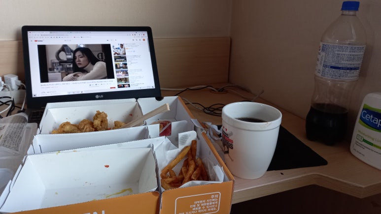 코리엔탈깻잎두마리치킨 이미지