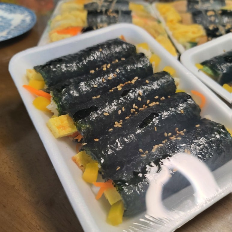 쌍둥이꼬마김밥 이미지