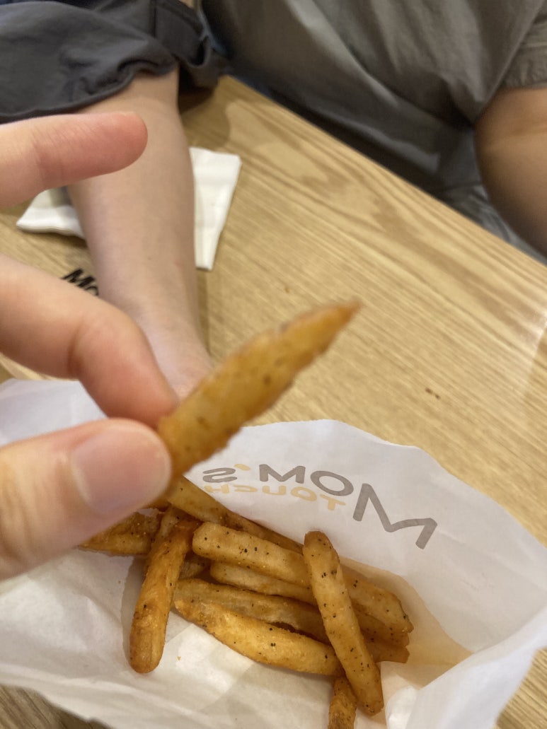 맘스터치 경희대점 대표 사진