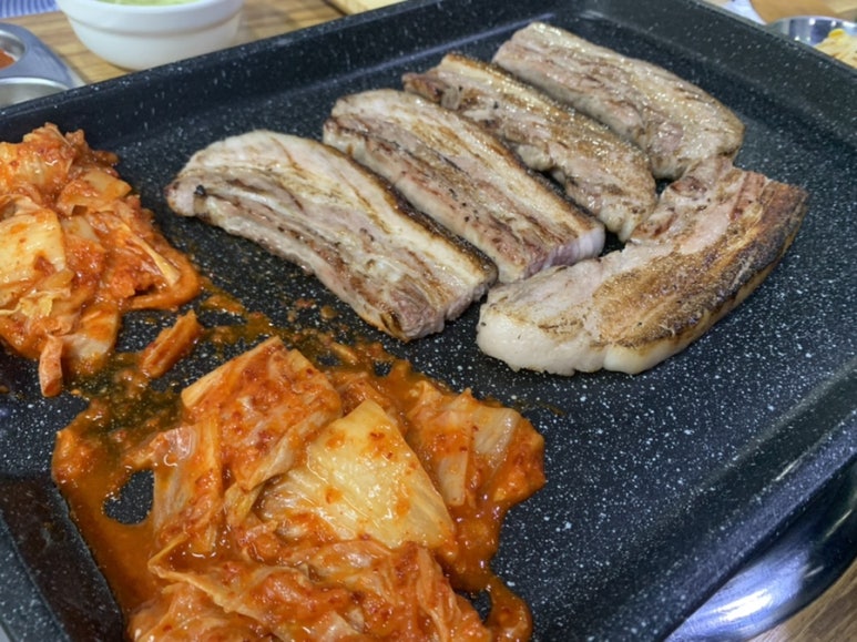 숯을품은돈 이미지