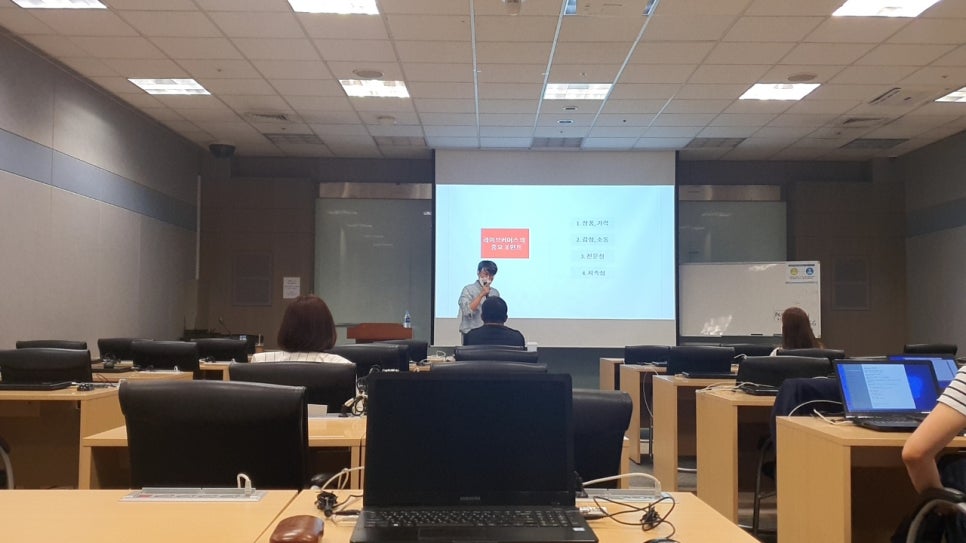 와이큐브 이미지
