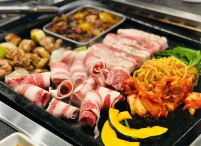 촌구석식당 이미지