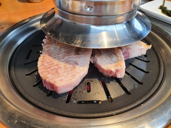 고기굽는남자 이미지