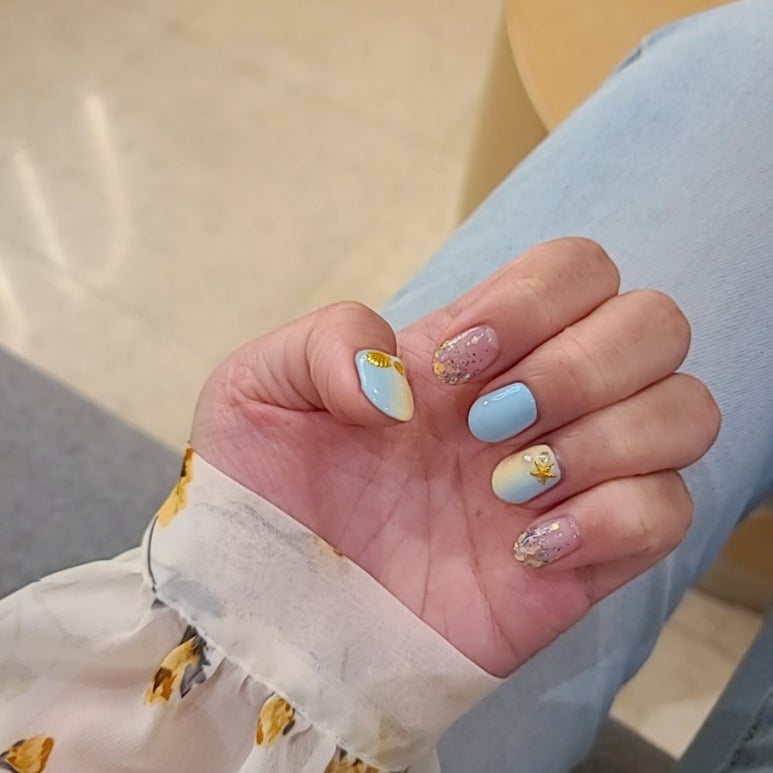 네일꽃피다 이미지