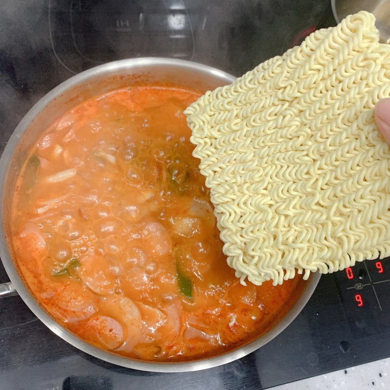 롱쓰부대찌개 이미지