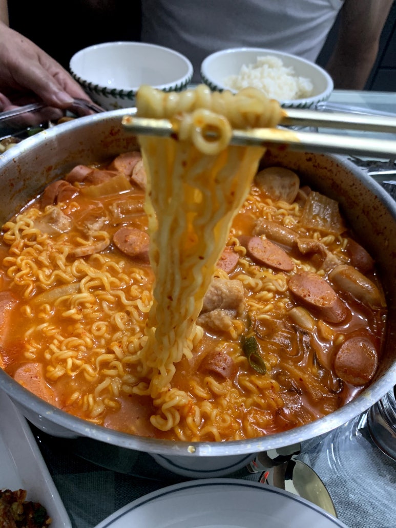 롱쓰부대찌개 이미지