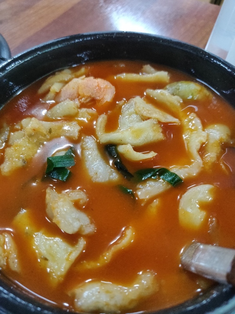 뚝배기 수제비 이미지